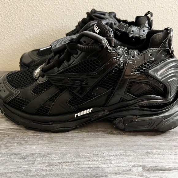 Balenciaga Runners - Picture 7 of 8